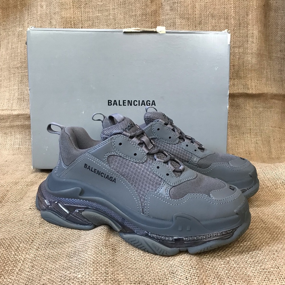 NWB Balenciaga Dark Gray Triple S Clear Sole Sneaker Men’s Size 9